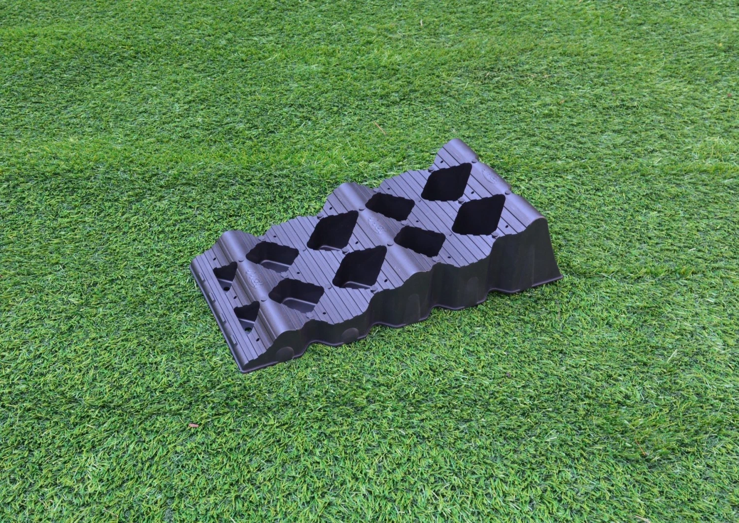 Milenco MGI Mini T1 Levelling Ramps (Pair) 1 Milenco MGI Mini T1 Levelling Ramps (Pair)