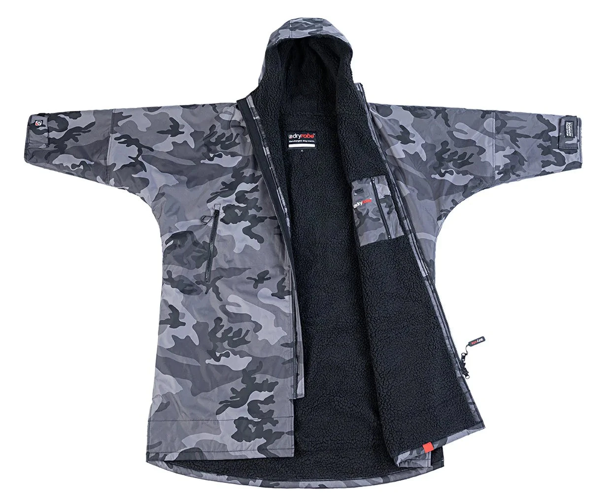 Dryrobe Advance Long Sleeve Black Camouflage - RECYCLED 5 Dryrobe Advance Long Sleeve Black Camouflage - RECYCLED - Image 5