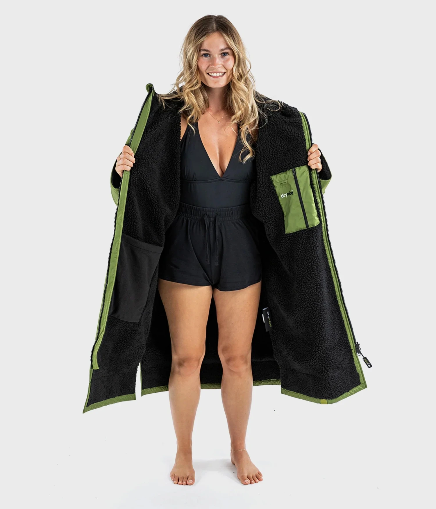 Dryrobe Advance Long Sleeve FOREST GREEN BLACK - RECYCLED 2 Dryrobe Advance Long Sleeve FOREST GREEN BLACK - RECYCLED - Image 2