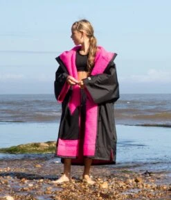 Dryrobe Advance Kids Short Sleeve BLACK PINK 13 Dryrobe Advance Kids Short Sleeve BLACK PINK -Outdoor Camping Discount SS Black Pink 5 2024x2024 8218aba9 5fee 4c65 a7ea 903a772c4d41