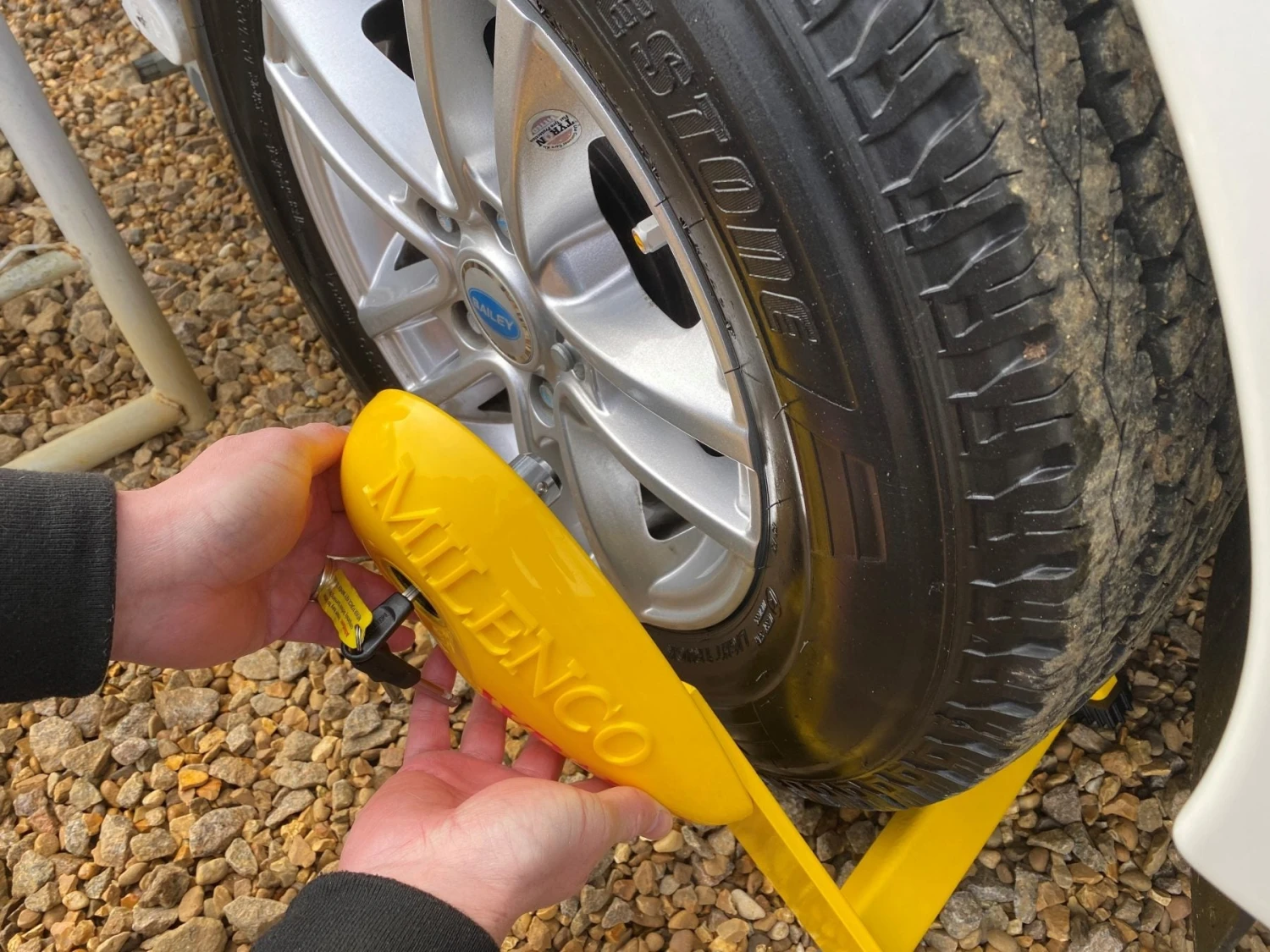 Milenco Wraith 2 Wheel Lock - Caravans 2 Milenco Wraith 2 Wheel Lock - Caravans - Image 2